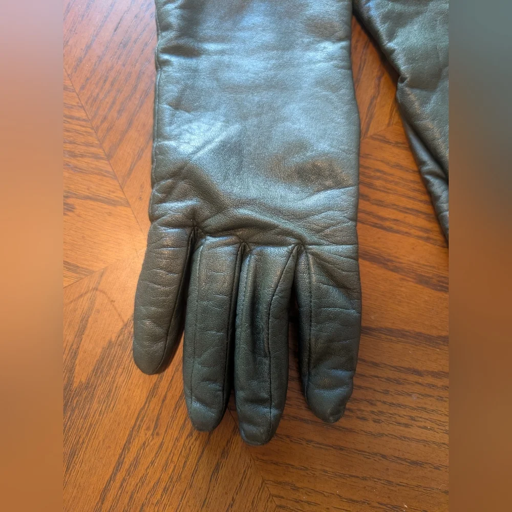 1950's Vintage Elegant Olive Green Leather Gloves With 100% Cashmere Interior